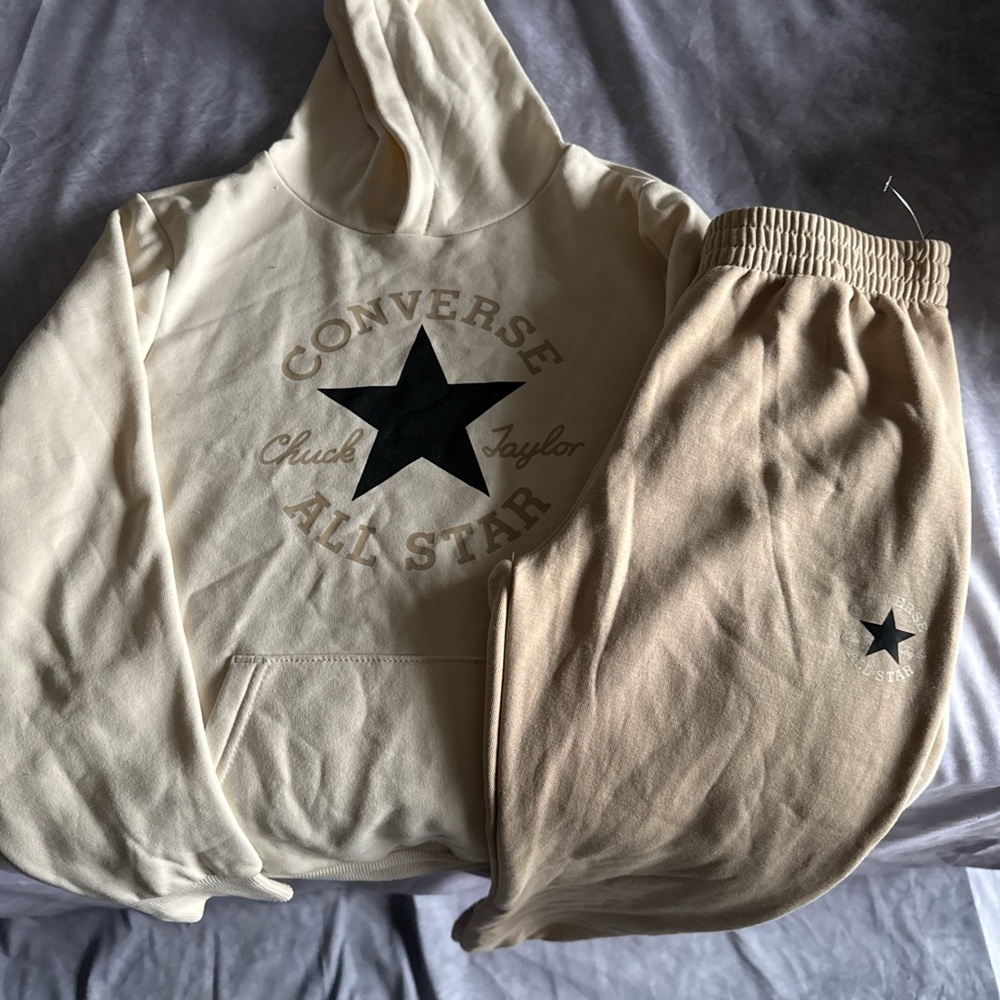 Converse Kids Matching Set in Cream and Tan